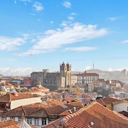 Host Wise - Lovely Shinny Flats With Balcony - Clerigos Oporto
