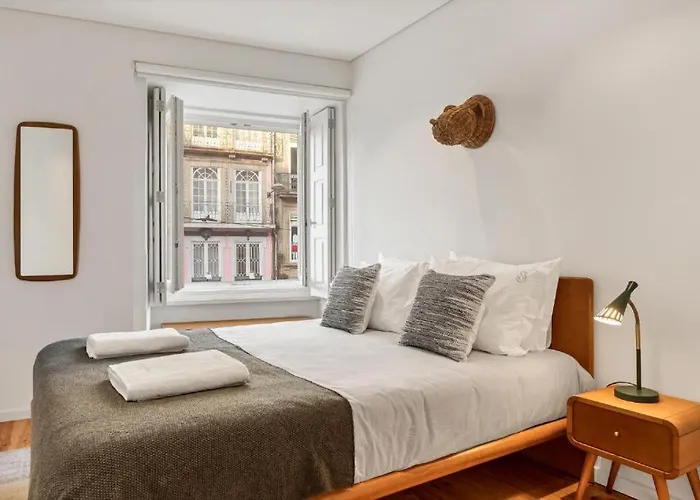 Host Wise - Lovely Shinny Flats With Balcony - Clerigos *