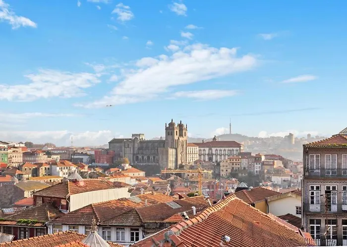 Host Wise - Lovely Shinny Flats With Balcony - Clerigos Oporto