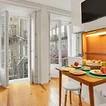 Host Wise - Lovely Shinny Flats With Balcony - Clerigos Porto
