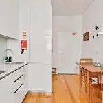 Host Wise - Lovely Shinny Flats With Balcony - Clerigos Lejlighed Porto