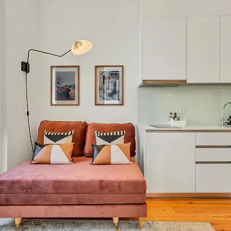 Host Wise - Lovely Shinny Flats With Balcony - Clerigos Apartamento Oporto