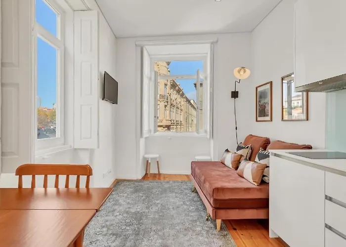 Host Wise - Lovely Shinny Flats With Balcony - Clerigos * Oporto