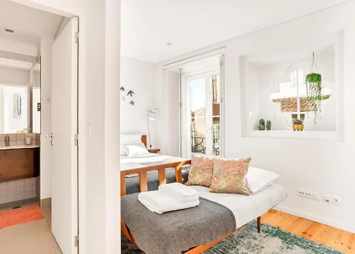 Host Wise - Lovely Shinny Flats With Balcony - Clerigos Apartamento