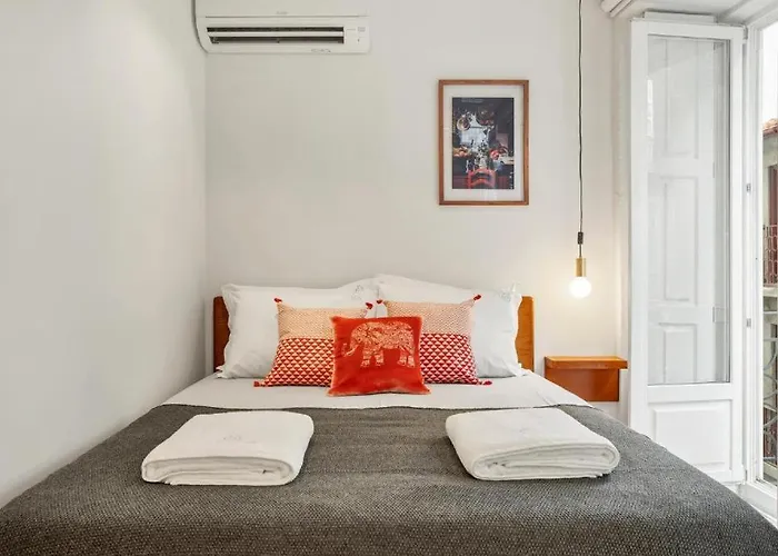 Host Wise - Lovely Shinny Flats With Balcony - Clerigos Apartamento *