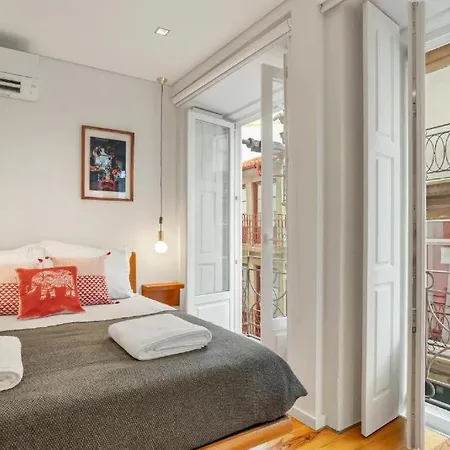 Host Wise - Lovely Shinny Flats With Balcony - Clerigos Apartamento *