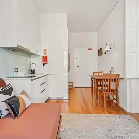 Apartmán Host Wise - Lovely Shinny Flats With Balcony - Clerigos *