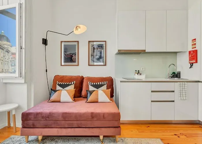 Host Wise - Lovely Shinny Flats With Balcony - Clerigos Apartman Porto