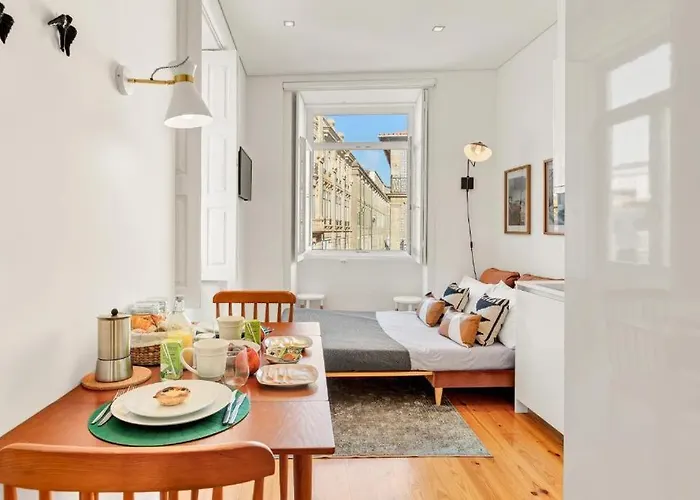 Host Wise - Lovely Shinny Flats With Balcony - Clerigos Apartman *