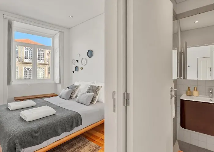 Host Wise - Lovely Shinny Flats With Balcony - Clerigos Appartamento Oporto