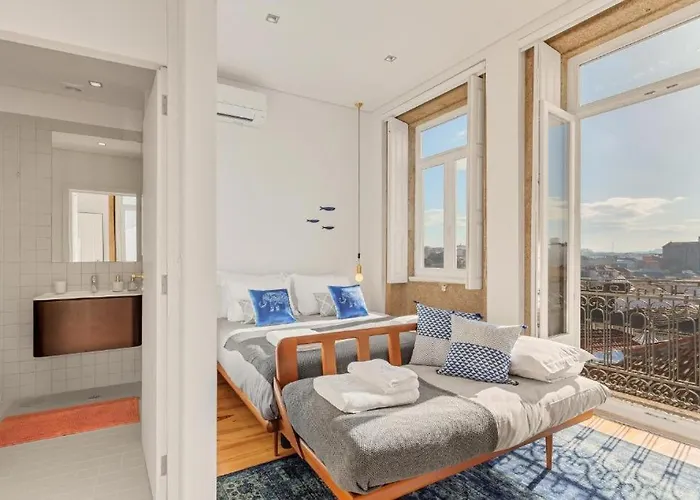 Host Wise - Lovely Shinny Flats With Balcony - Clerigos Appartamento Oporto