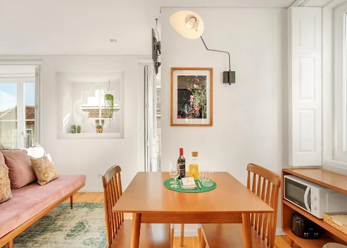 Appartamento Host Wise - Lovely Shinny Flats With Balcony - Clerigos Oporto