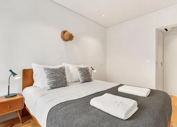 Host Wise - Lovely Shinny Flats With Balcony - Clerigos