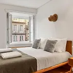 Host Wise - Lovely Shinny Flats With Balcony - Clerigos *