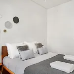 Host Wise - Lovely Shinny Flats With Balcony - Clerigos *