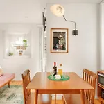 Apartament Host Wise - Lovely Shinny Flats With Balcony - Clerigos Porto