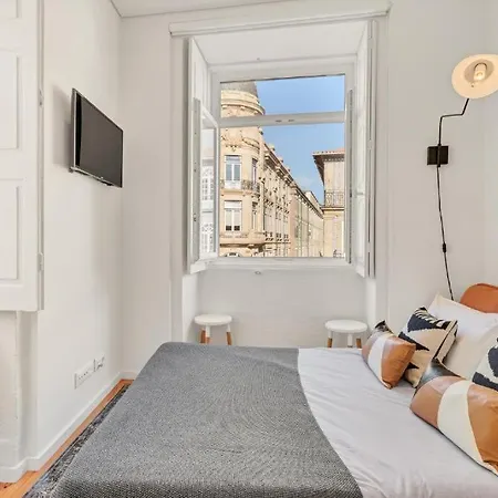 Апартаменты Host Wise - Lovely Shinny Flats With Balcony - Clerigos *