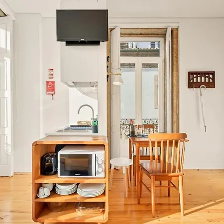 Апартаменты Host Wise - Lovely Shinny Flats With Balcony - Clerigos