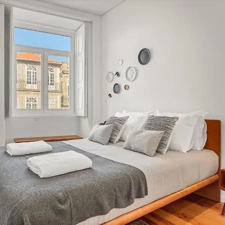 Host Wise - Lovely Shinny Flats With Balcony - Clerigos Апартаменты Порту