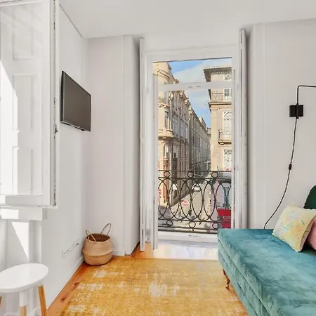 Апартаменты Host Wise - Lovely Shinny Flats With Balcony - Clerigos Порту