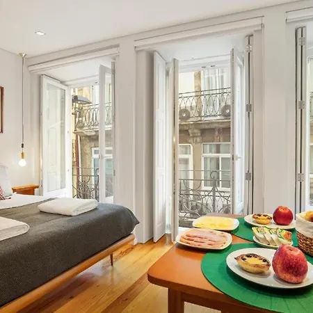 Host Wise - Lovely Shinny Flats With Balcony - Clerigos * Порту