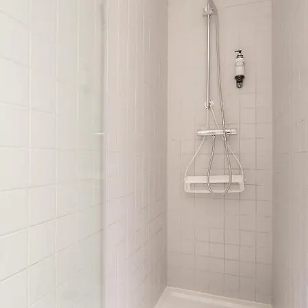 Host Wise - Lovely Shinny Flats With Balcony - Clerigos Порту