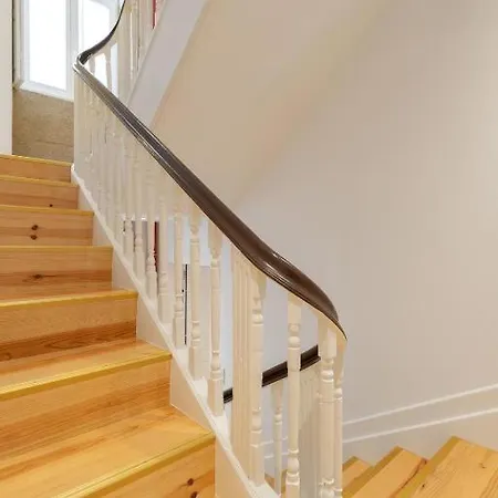 Апартаменты Host Wise - Lovely Shinny Flats With Balcony - Clerigos