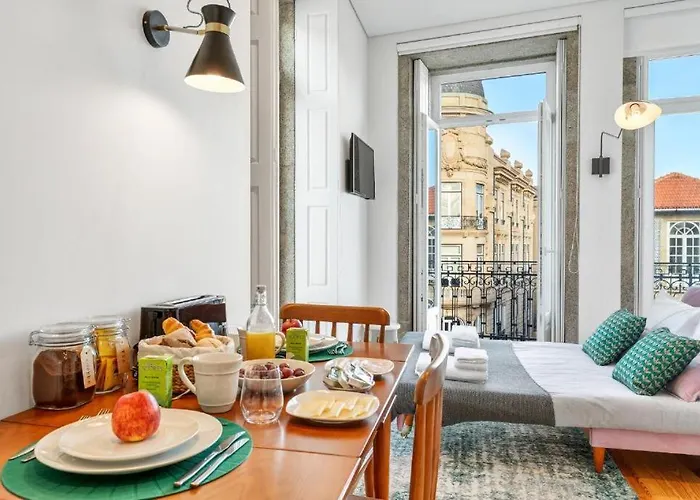 Host Wise - Lovely Shinny Flats With Balcony - Clerigos 波尔图