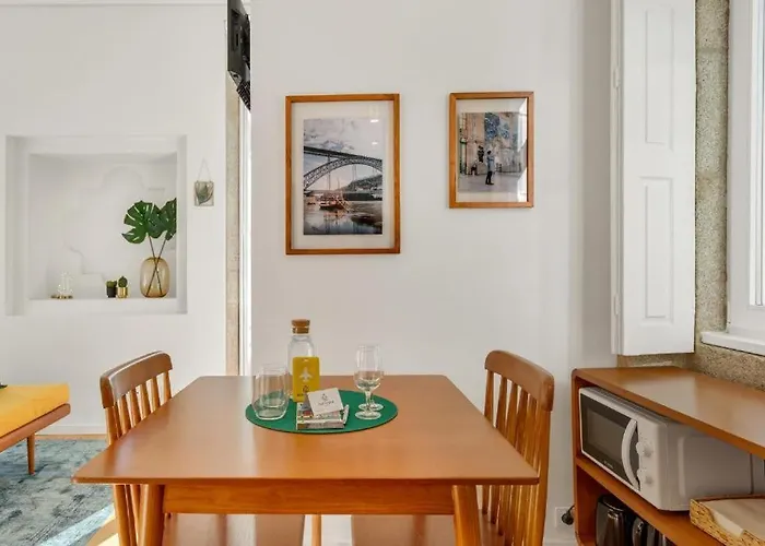 Host Wise - Lovely Shinny Flats With Balcony - Clerigos