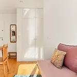 Host Wise - Lovely Shinny Flats With Balcony - Clerigos Apartment