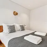 Host Wise - Lovely Shinny Flats With Balcony - Clerigos