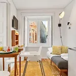 Host Wise - Lovely Shinny Flats With Balcony - Clerigos Porto